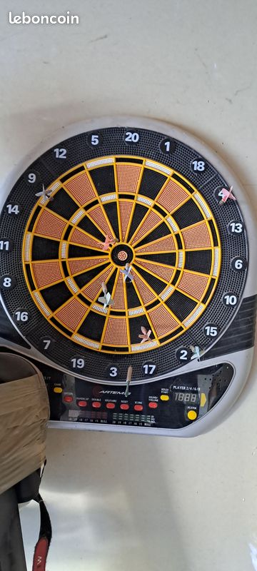 Jeu flechettes electroniques avec adapteur et 8 flechettes (image 2)