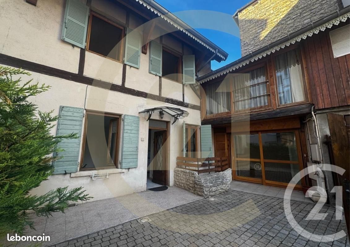 Maison 5 pièces 180 m² · à Bourgoin-Jallieu · 180 m² · 1 290 €/mois
