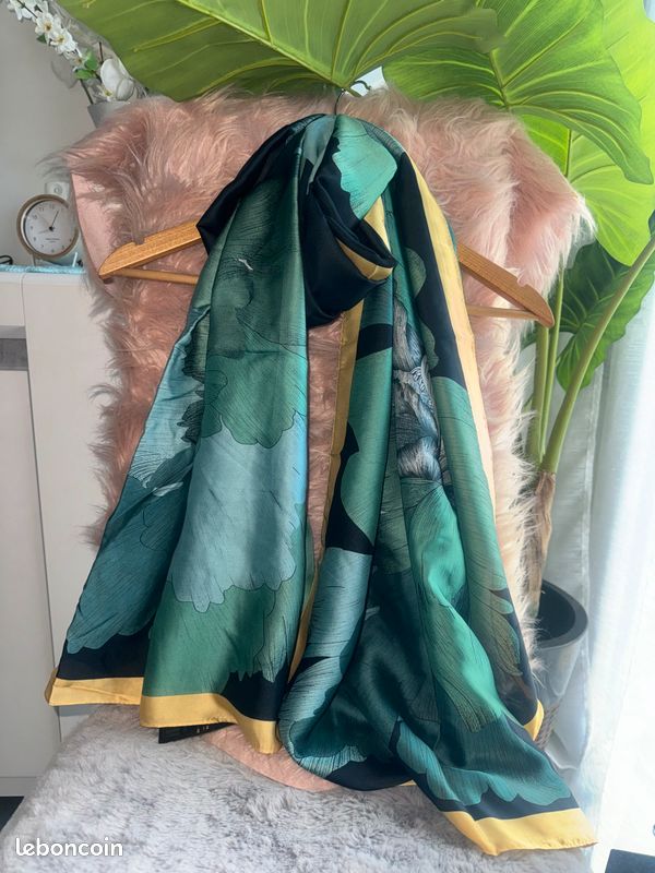 Foulard en soie (image 6)