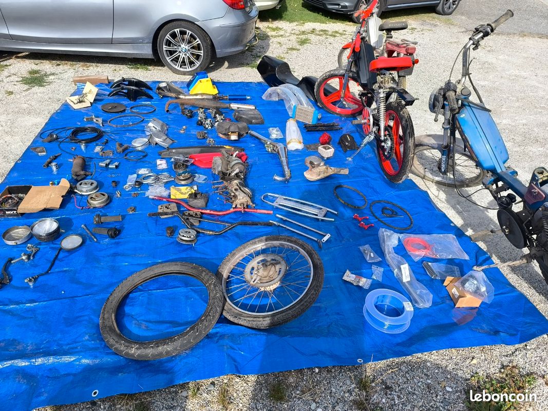 Gros lot pièces mobillette (image 1)