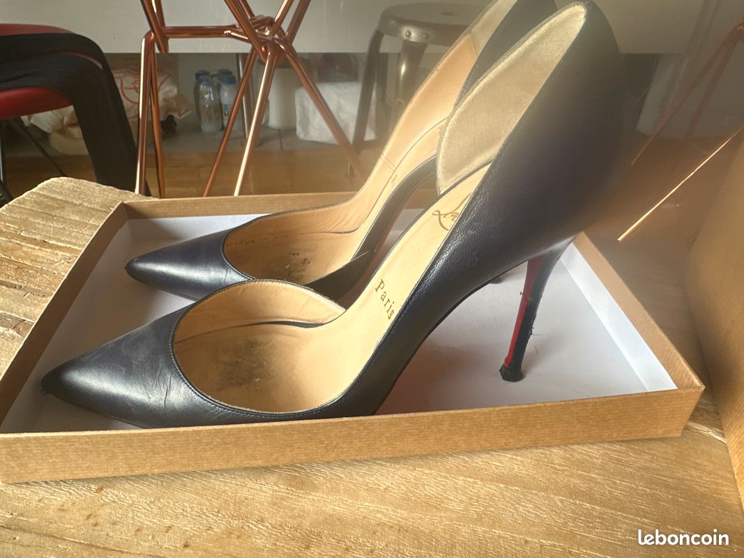 Escarpins Louboutin bleu nuit avec boite (image 1)