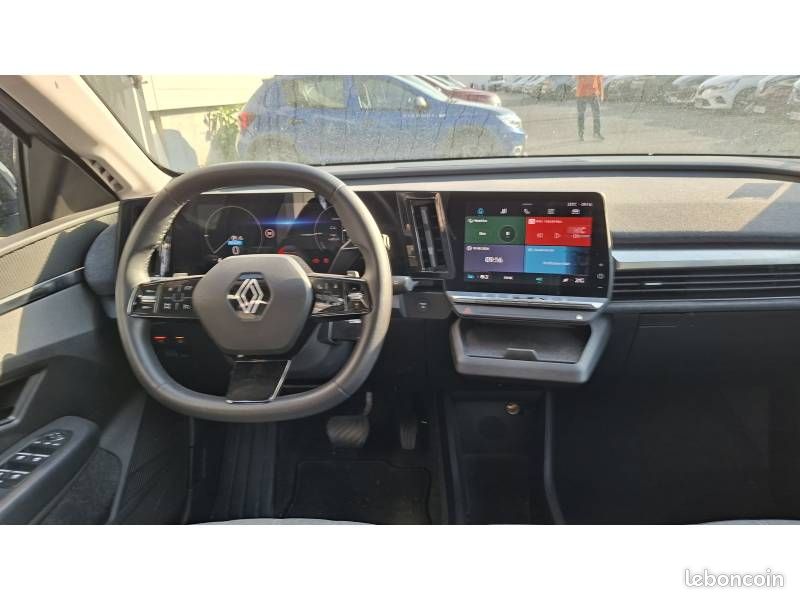 Renault Mégane E-Tech EV40 130ch standard charge Equilibre (image 10)