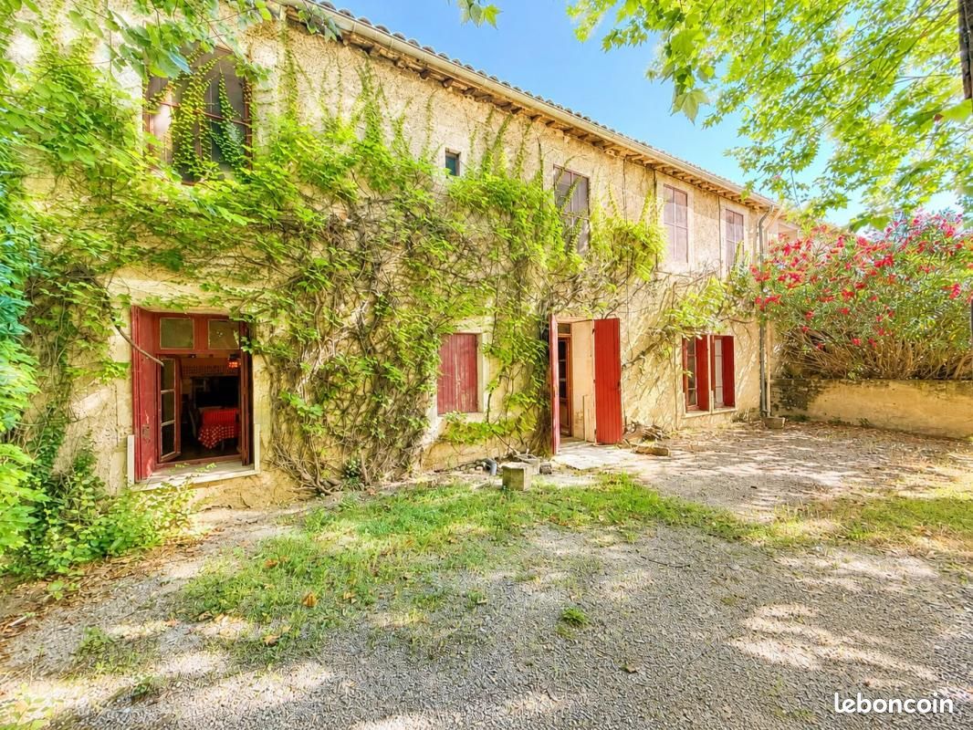 Maison 10 pièces 350 m² · à Aimargues · 350 m² · 560 000 €