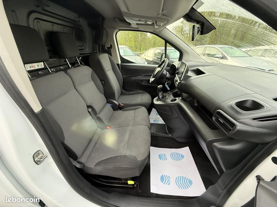 CITROEN BERLINGO 1.5 BlueHDi - 75 Fourgon M Worker 1000 kg TVA RECUPERABLE + ATTELAGE + CAMERA AR (image 14)