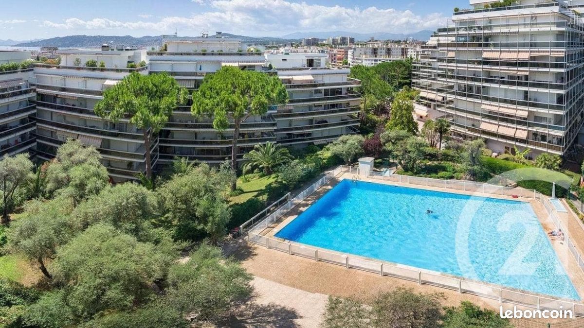 Appartement 3 pièces 52 m² · à Antibes · 52 m² · 395 000 €
