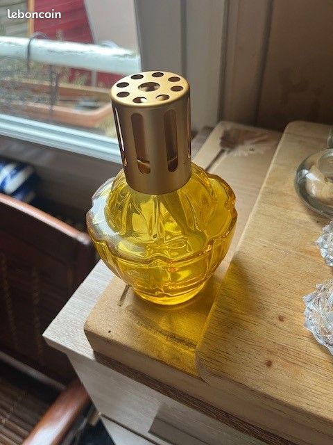 Lampe BERGER Neuve En Verre Avec Motifs Dorés