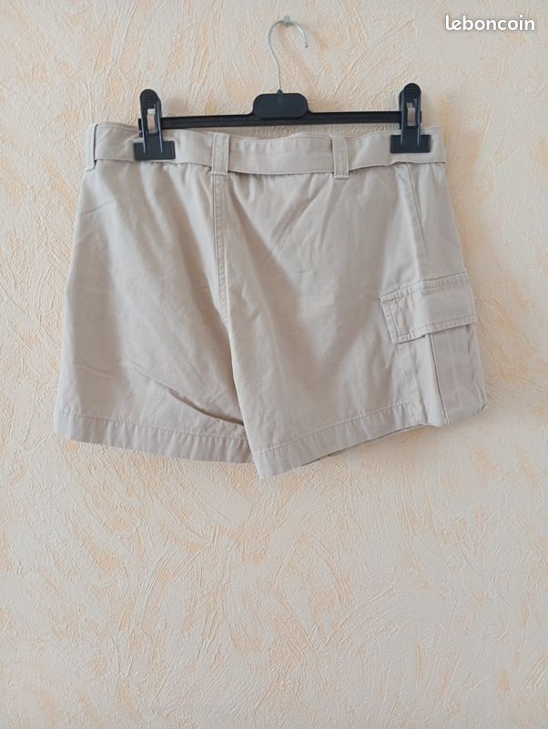 Short femme taille 38 marque kiabi couleur beige avec ceinture - Vêtements