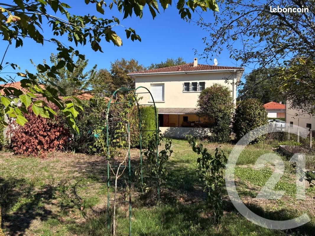 Maison 6 pièces 228 m² · à Pessac · 228 m² · 399 000 €