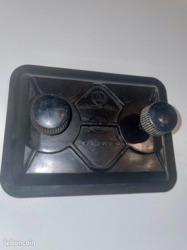 Couvercle boîte fusible Mercedes w123 (image 1)