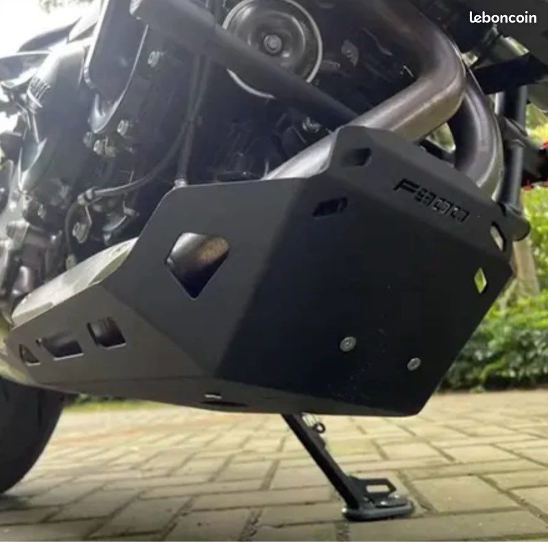 Protection bas moteur collecteur f900gs f900xr f900r f900 (image 1)