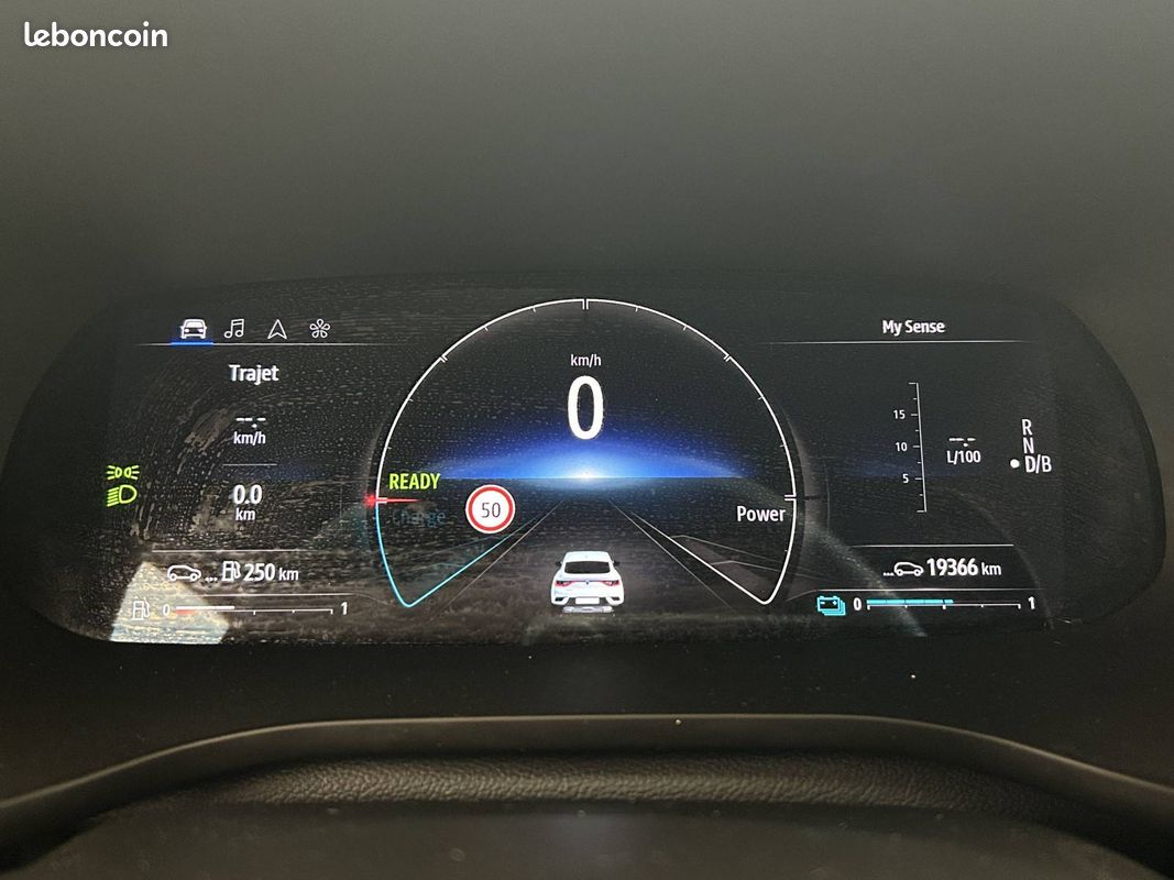 RENAULT Arkana E-Tech hybride 145 - 22 Engineered (image 17)
