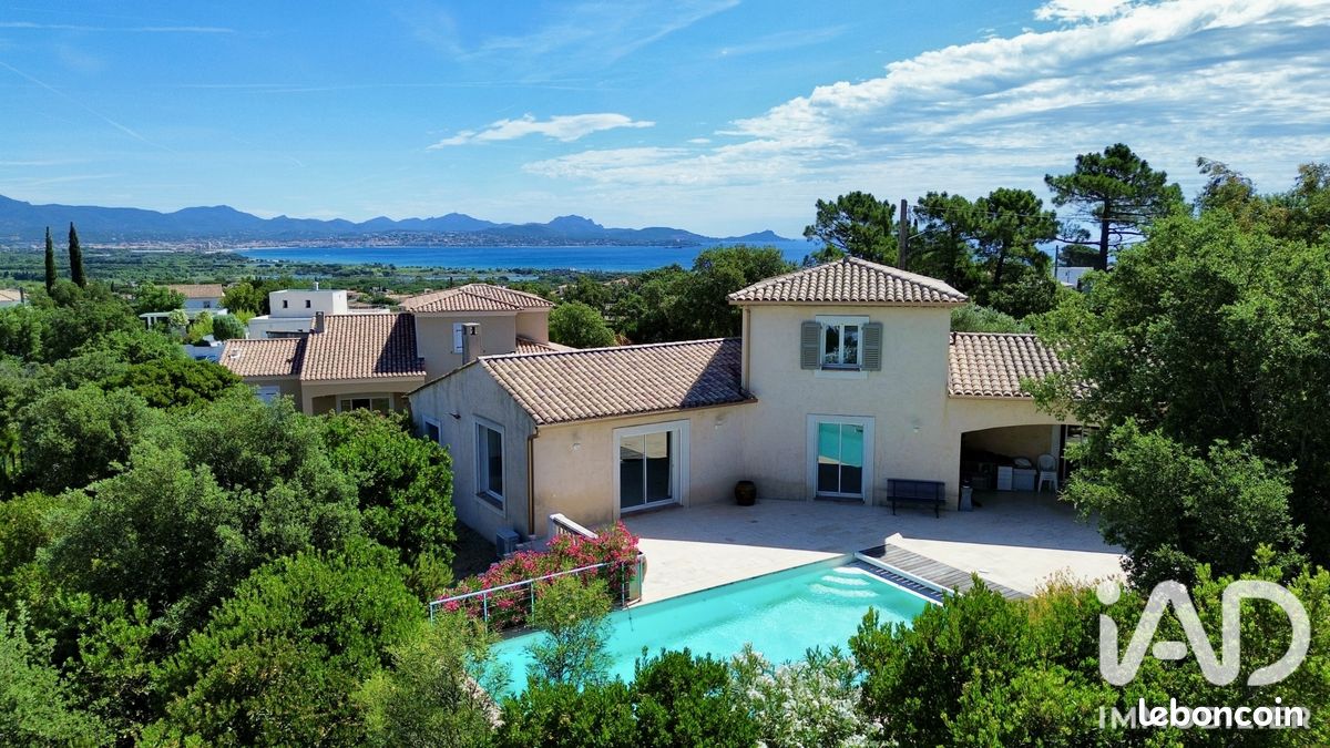 Maison 4 pièces 140 m² · à Fréjus · 140 m² · 940 000 €