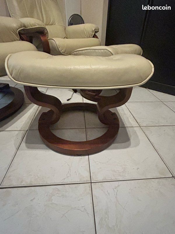 Lot de fauteuils massants avec repose pied (image 2)