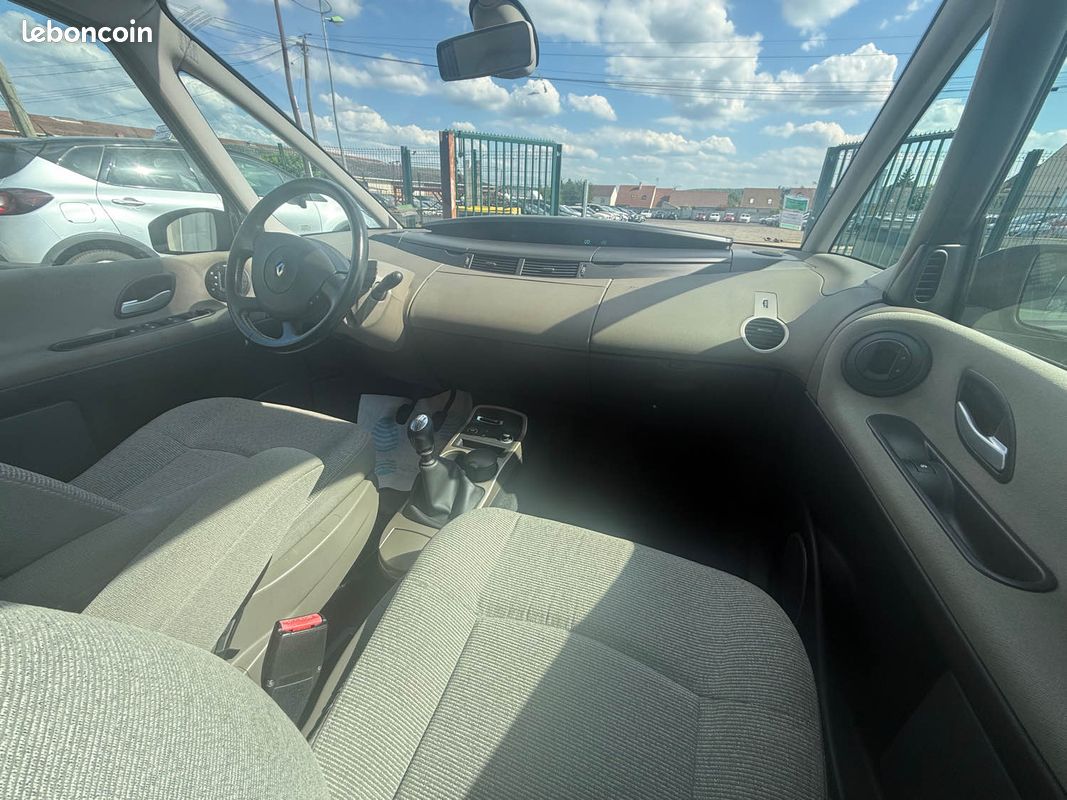 Renault espace 4 iv 2.2 dci 150cv 7 places authentique 2005 (image 13)
