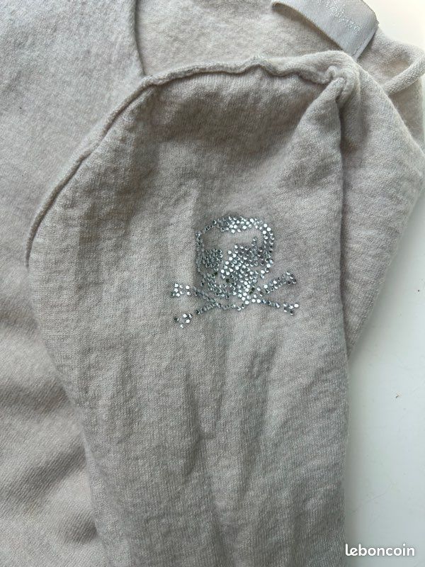 Pull fin zadig et Voltaire couleurs crème avec la tête de mort (image 3)