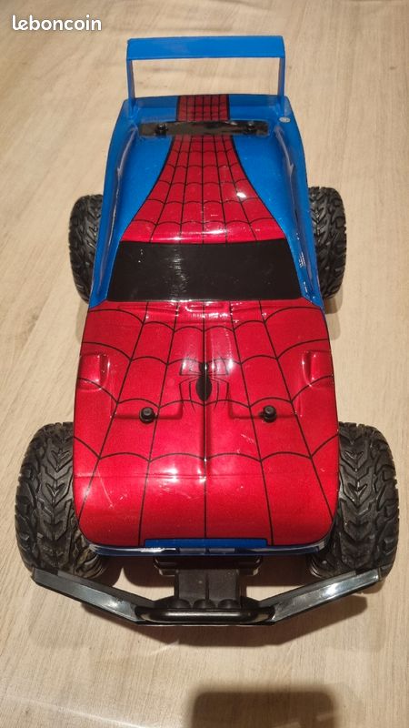 Voiture télécommandée SPIDERMAN (image 3)