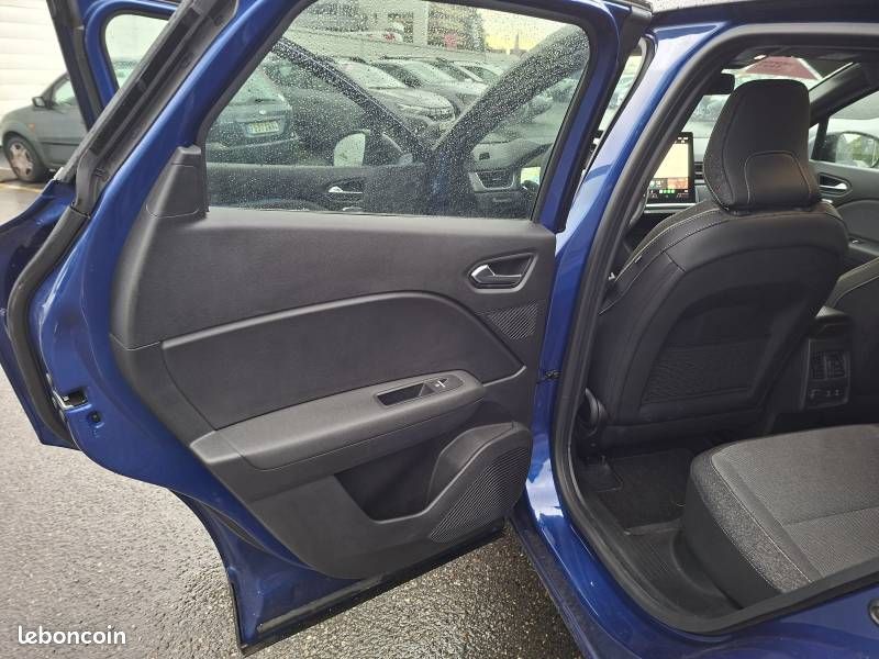 Renault Captur E-Tech full hybrid 160 ch Techno (image 14)
