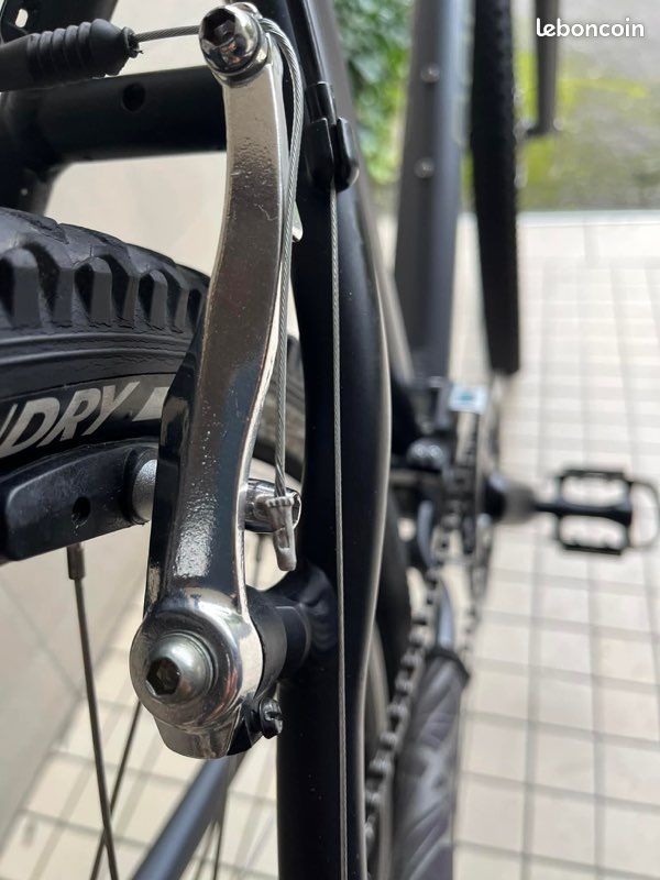 VTT de la marque Rockrider cadre aluminium roues 26 pouces taille M-L (image 4)