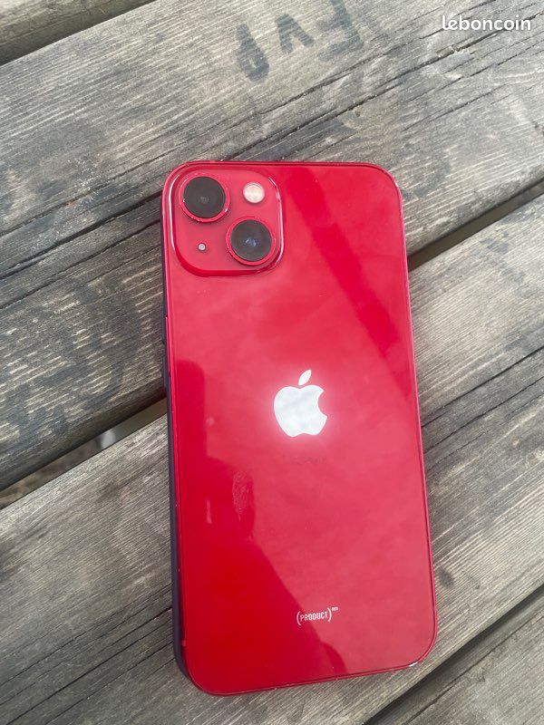 Bonjoure je vends un iPhone 13 128 giga de couleur rouge neuve quelque p’tite reyure (image 3)