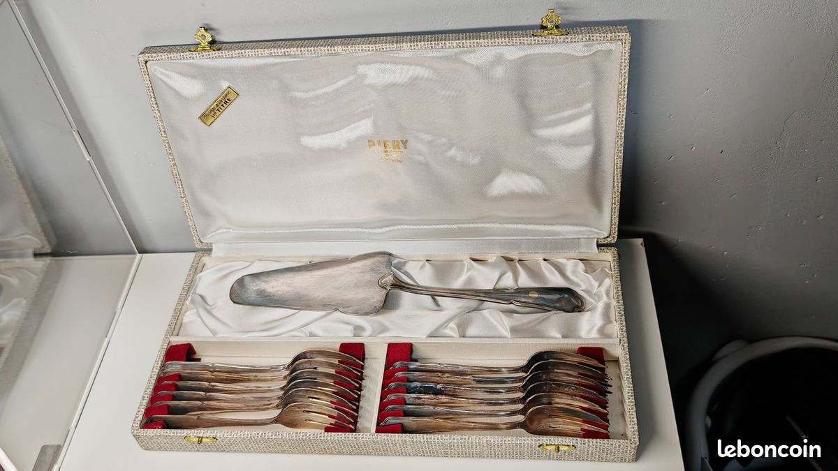 12 Fourchettes à Gâteaux Et Pelle Dixi – Métal Argenté – Modèle Filet Victoria – Occasion