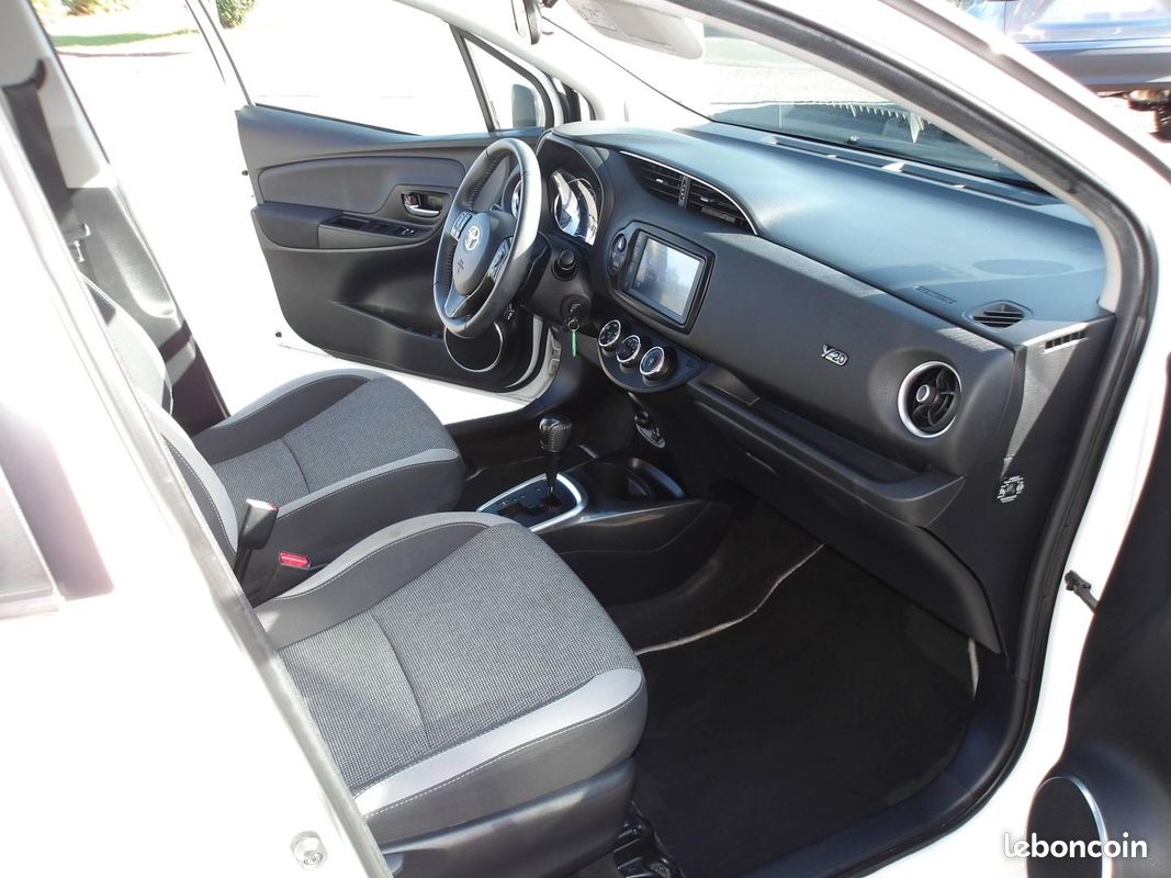 Toyota Yaris 110 VVT-i Design Y20 CVT 5p RC19 (image 10)