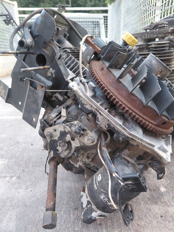 Moteur tracteur tondeuse (image 1)