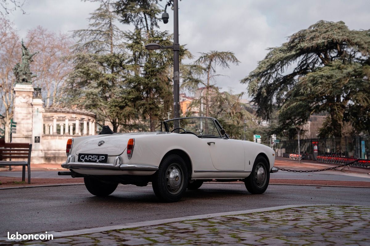 Alfa Romeo Giulia Spider 1600 freins à tambours - Collection - 92cv - bel exemplaire (image 4)