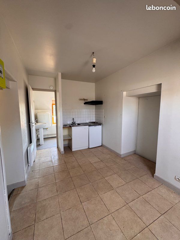 Appartement 1 pièce 12 m² · à Bourges · 12 m² · 340 €