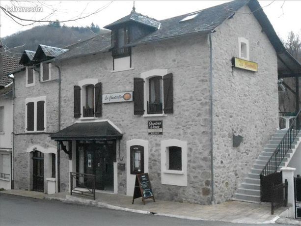 Immeuble 373 m² Laval De Cere