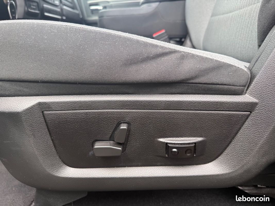 Dodge RAM 1500 4.7 V8 HEMI 401ch 1 ère main + TVA récupérable + Pas de Malus (image 16)