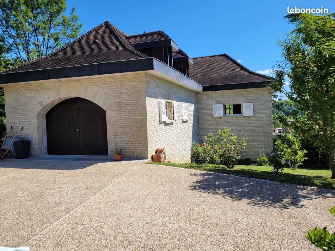 Propriété 11 pièces 440 m² - Turenne 19500 (image principale 8)
