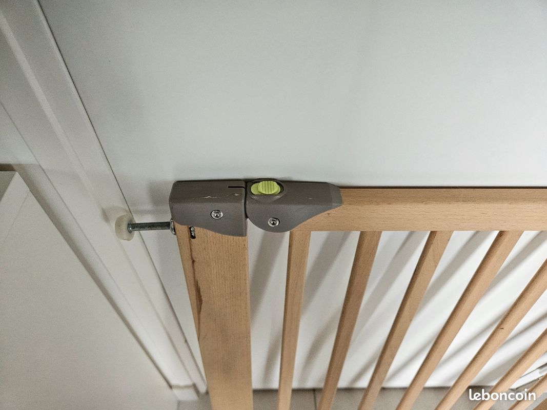 Barrière de sécurité en bois (image 4)
