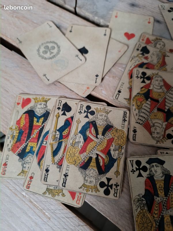 Ancien Jeu De 32 Cartes à Jouer – Couleurs Au Pochoir Dos Roses – 1890