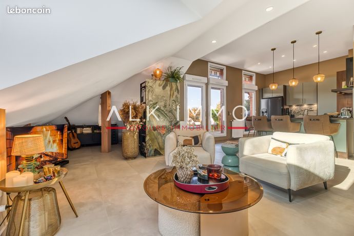Appartement 4 pièces 151 m²
