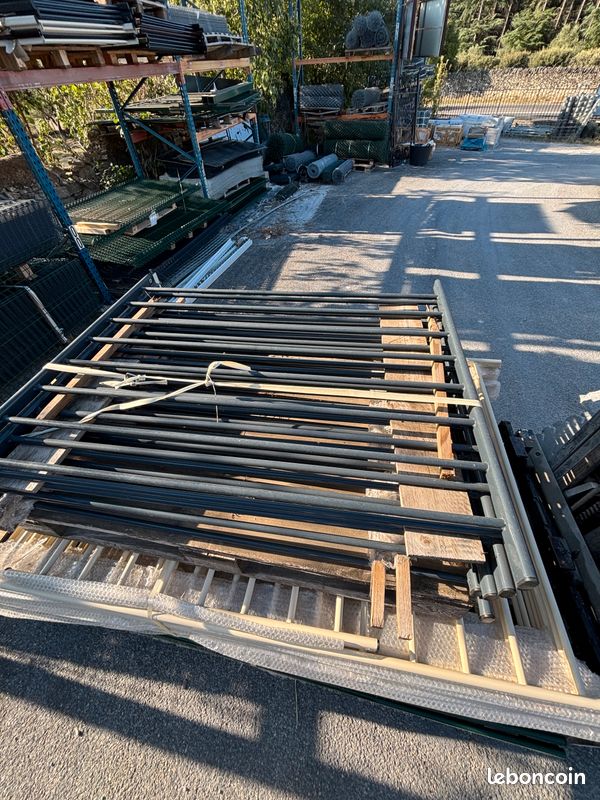 FINITION NOIR MAT – Ensemble 9 m avec portillon (image 2)