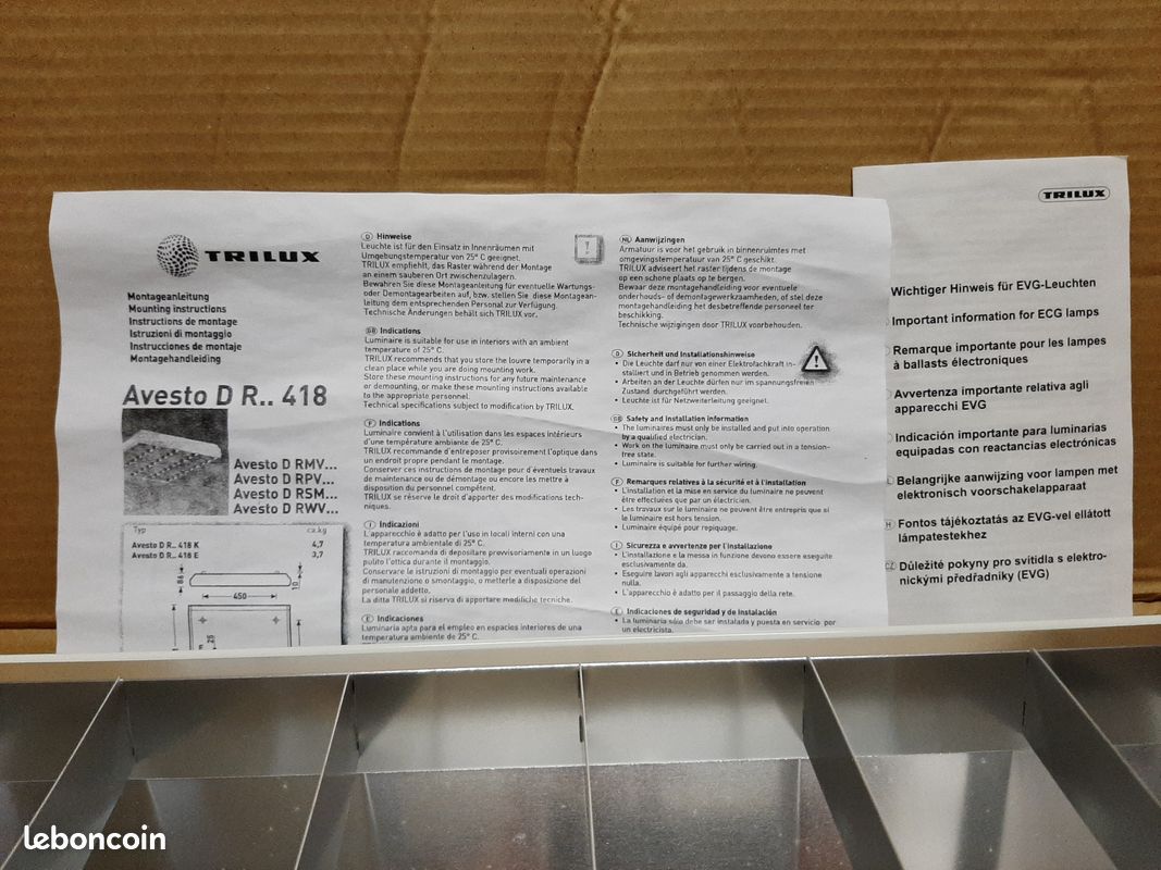 Luminaire plafonnier forme carré TRILUX D R 418 avec néons inclus (8 disponibles) (image 3)