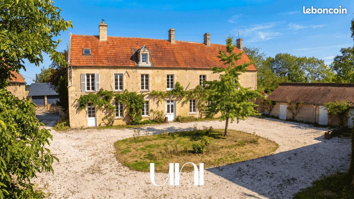 Maison 12 pièces 300 m² · à Rots · 300 m² · 756 000 €