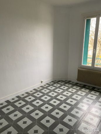 https://img.leboncoin.fr/api/v1/lbcpb1/images/fd/43/31/fd43315493780f9a476ecd7c6ff208363fdf06c9.jpg?rule=ad-image