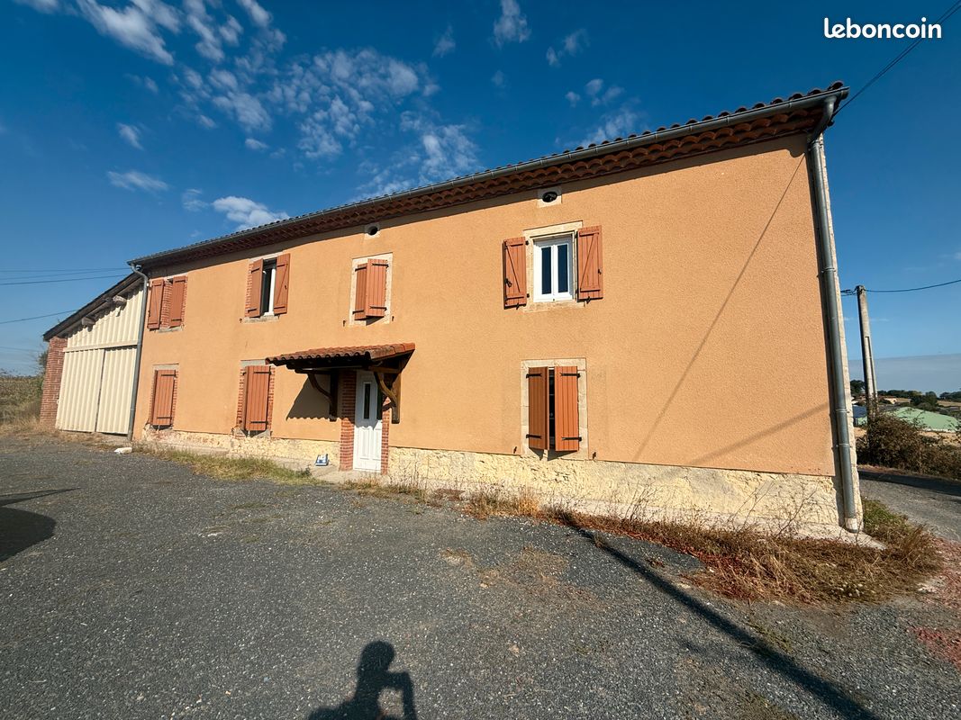 Maison 5 pièces 210 m² · à Montdragon · 210 m² · 950 €