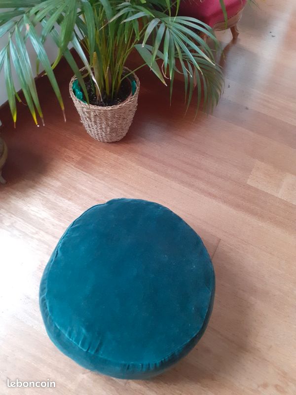Pouf (image 1)