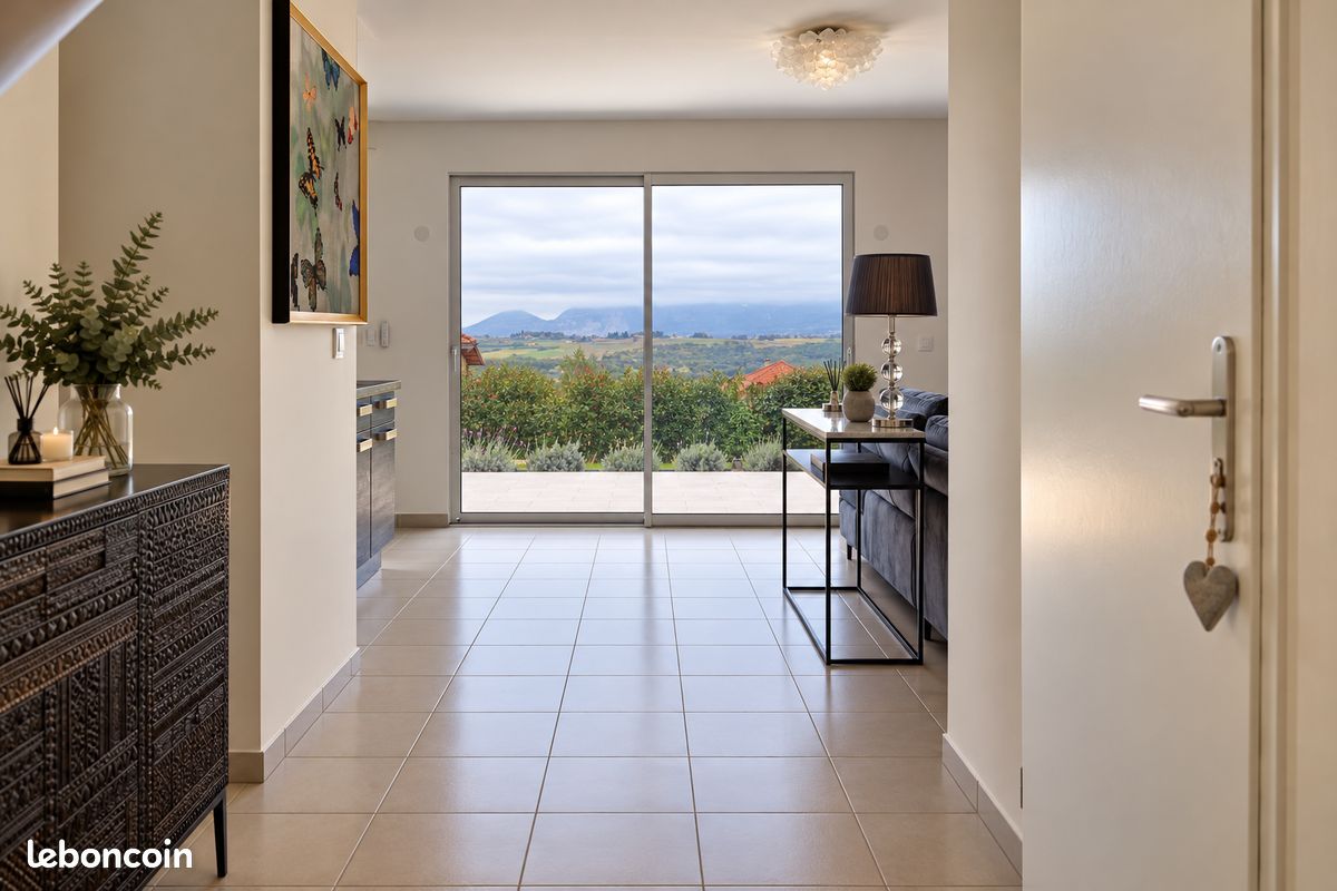 Maison 6 pièces 130 m² · à Thoiry · 130 m² · 879 000 €
