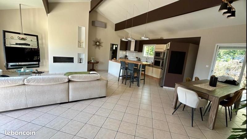 Maison 7 pièces 174 m² (image 1)