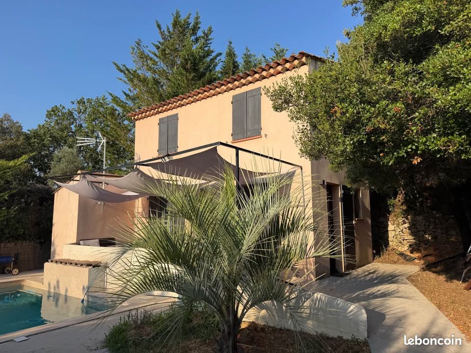 Maison 2 pièces 60 m² · à Saint-Maximin-la-Sainte-Baume · 60 m² · 900 €/mois