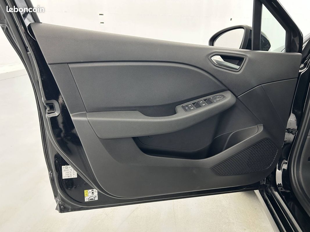 RENAULT Clio E-Tech full hybrid 145 ch GSR2 Evolution (image 11)