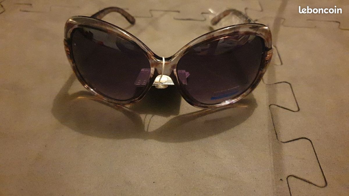 Lunettes de soleil neuf à vendre (image 1)