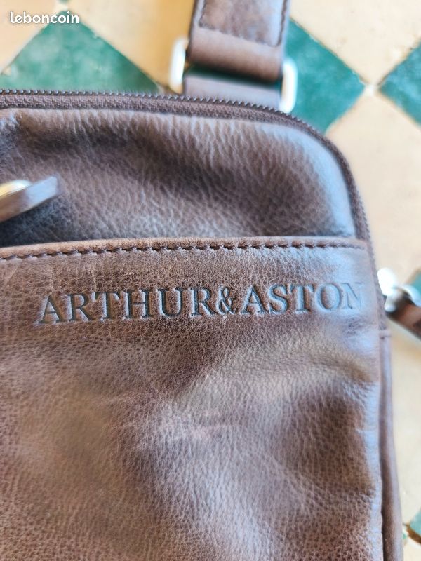 Sacoche en cuir Arthur et Aston (image 2)