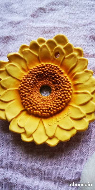 Anneau "tournesol" de dentition en caoutchouc (image 1)