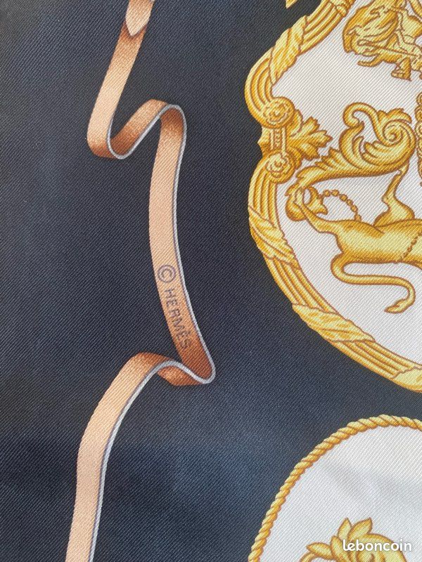 Foulard Hermès En Soie Verte - Bandana Ou Foulard Carré Vintage Occasion