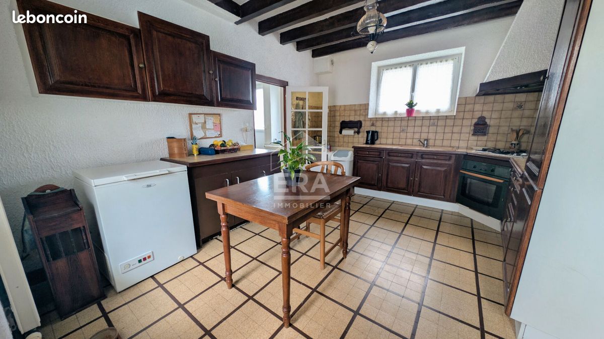 Maison 5 pièces 148 m² · à Maisoncelles-en-Gâtinais · 148 m² · 166 000 €