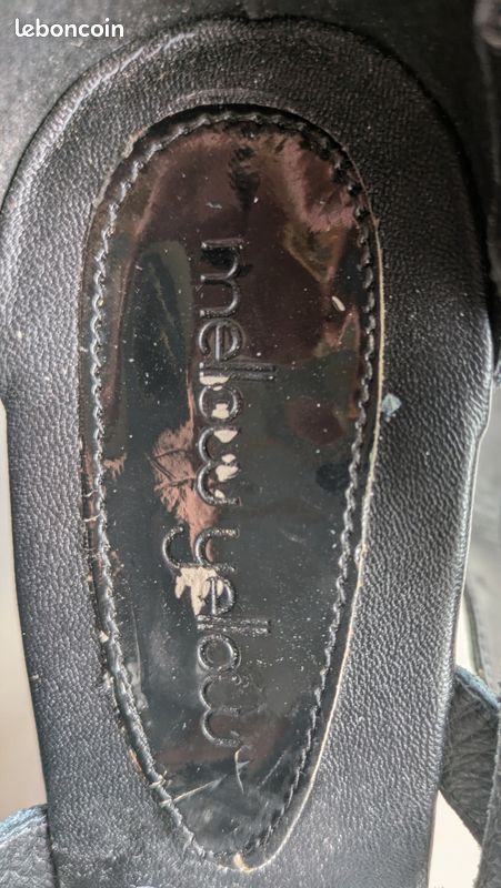 Chaussures à brides noires, marque renommée (image 10)